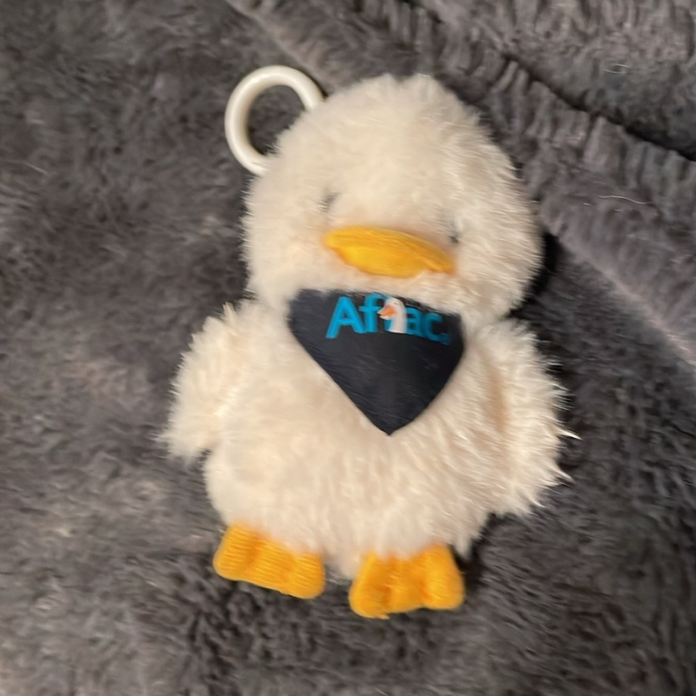 Aflac Plush Duck Toy - says Aflac when pressed - Picture 4 of 4